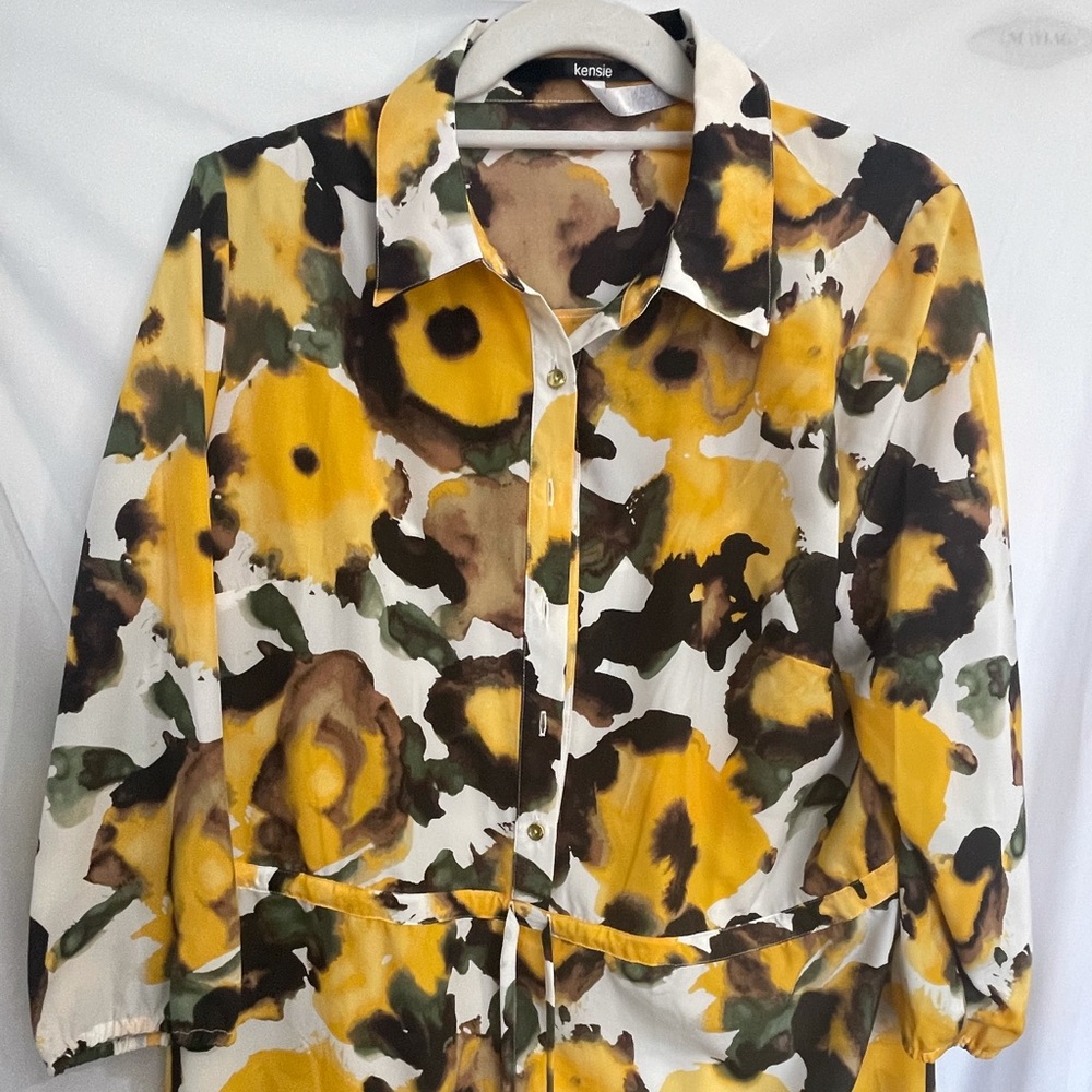Kenzie black and yellow patterned dress with built in belt to cinch the waist